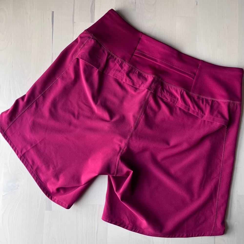 Brooks "Chaser" 7" running shorts - Picture 2 of 6